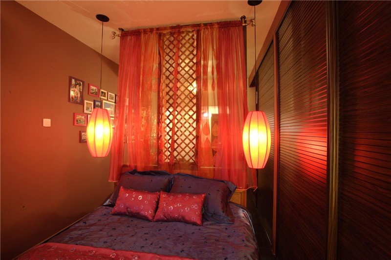 浓情的东南亚风格小户型卧室装修效果图