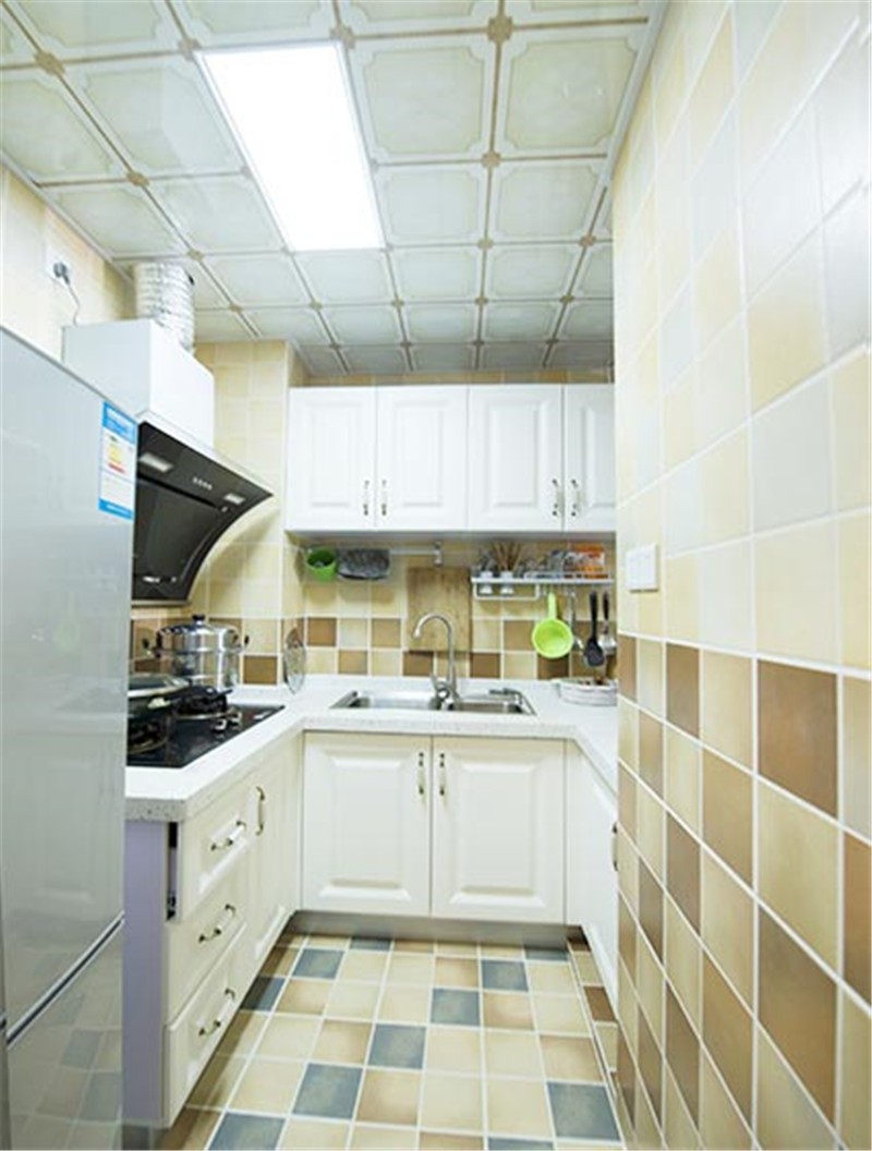 绚烂多彩的地中海风格70平米一居室厨房装修效果图