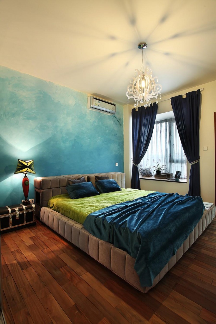 梦幻湖蓝的地中海风格60平米公寓卧室装修效果图