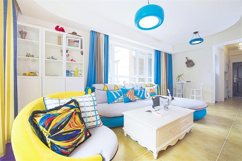 绚烂多彩的地中海风格70平米一居室客厅窗帘装修效果图