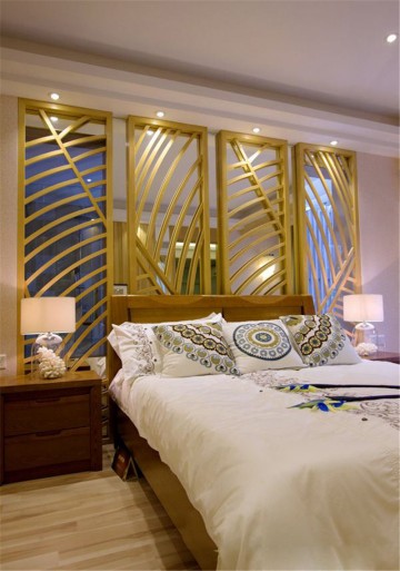 浪漫金色东南亚风格90平米三居室装修效果图