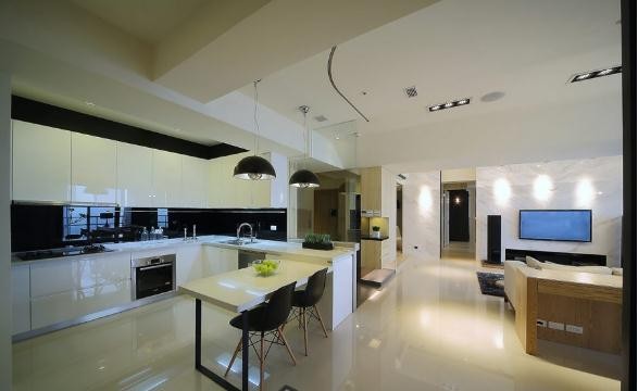 现代温馨日式风格120平米四居室厨房橱柜装修效果图