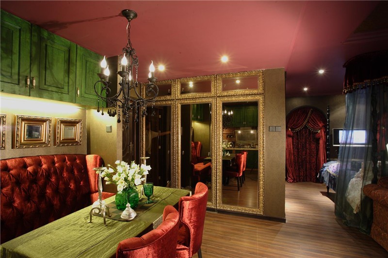 神秘色彩的东南亚风格一居室餐厅装修效果图
