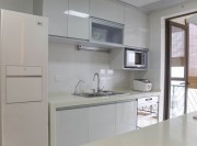 简洁明快现代简约风格120平米四居室厨房橱柜装修效果图