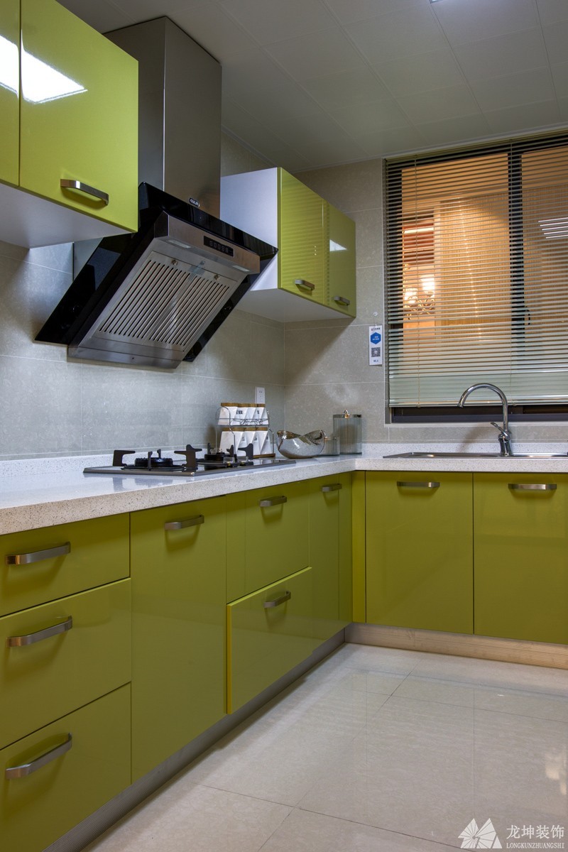 纯净温暖美式风格120平米三居室厨房橱柜装修效果图