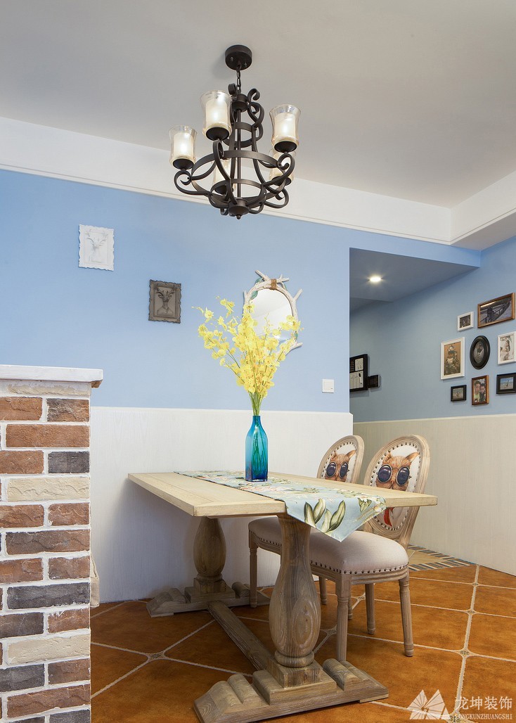 蓝色温馨欧式风格90平米二居室餐厅吊顶装修效果图