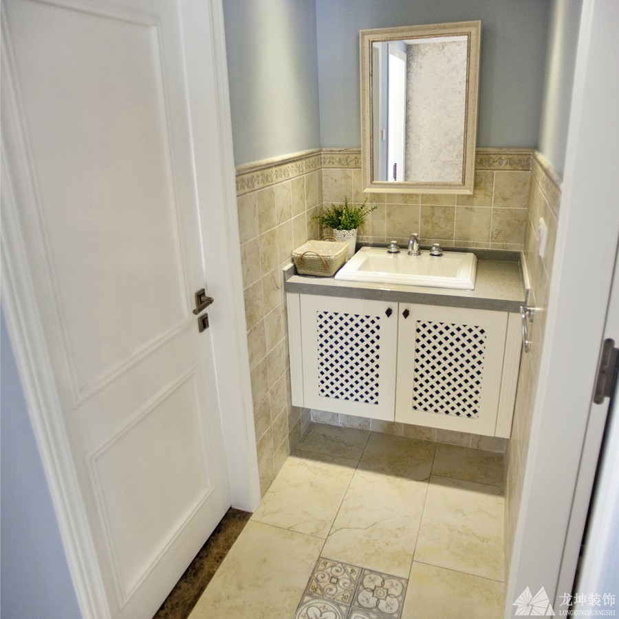 唯美时尚欧式风格80平米二居室卫生间浴室柜装修效果图