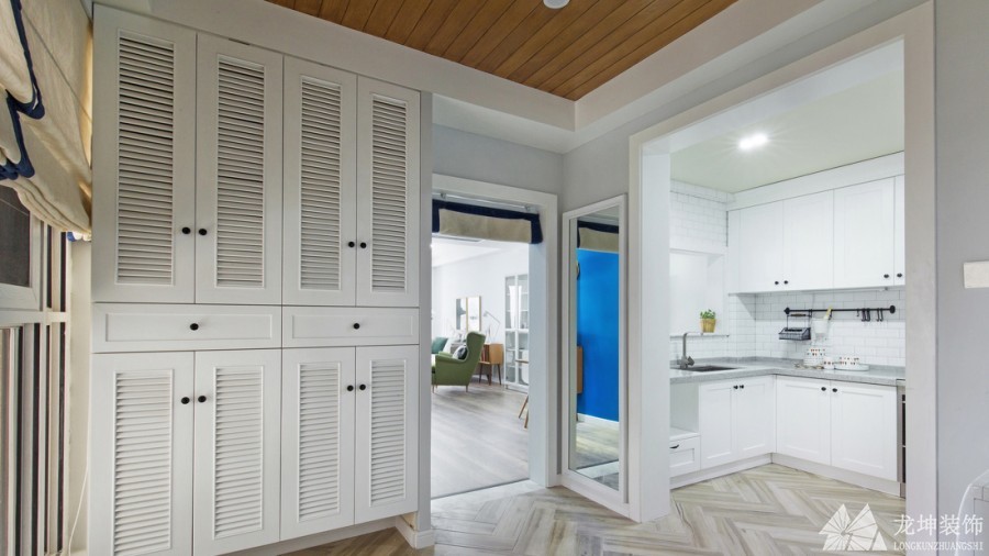 温馨清爽欧式风格110平米三居室厨房橱柜装修效果图