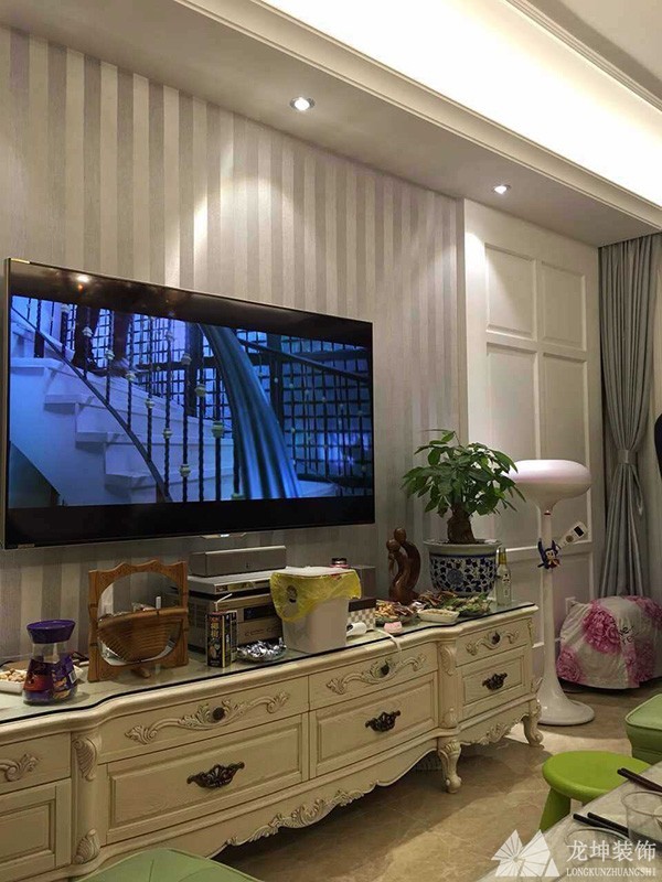 清爽实用欧式风格100平米二居室客厅电视背景墙装修效果图