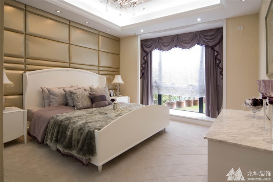 温情华贵欧式风格130平米三居室卧室窗帘装修效果图