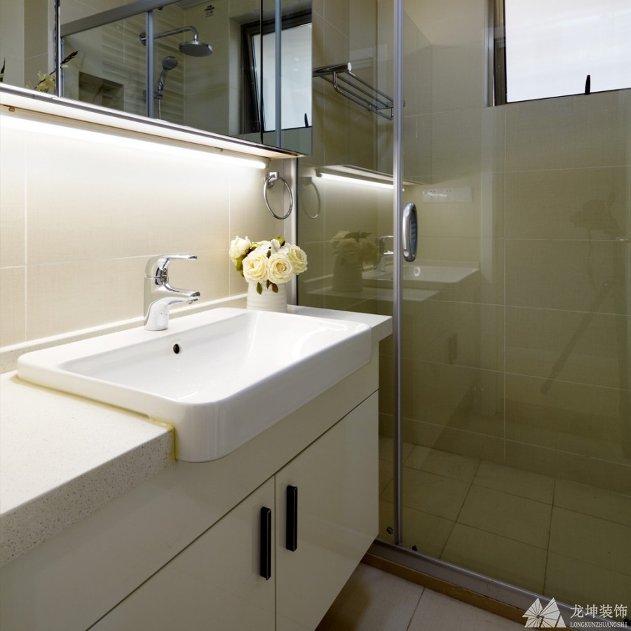 北欧混搭休闲120平米三居室卫生间浴室柜装修效果图