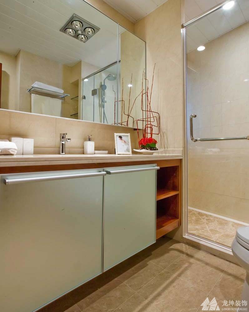 浪漫奢华欧式风格110平米三居室卫生间浴室柜装修效果图