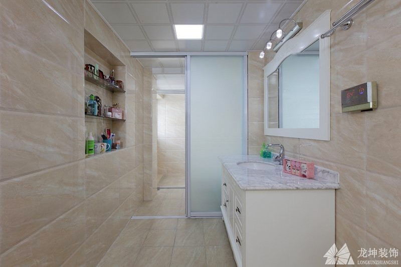 华贵温馨欧式风格120平米三居室卫生间浴室柜装修效果图