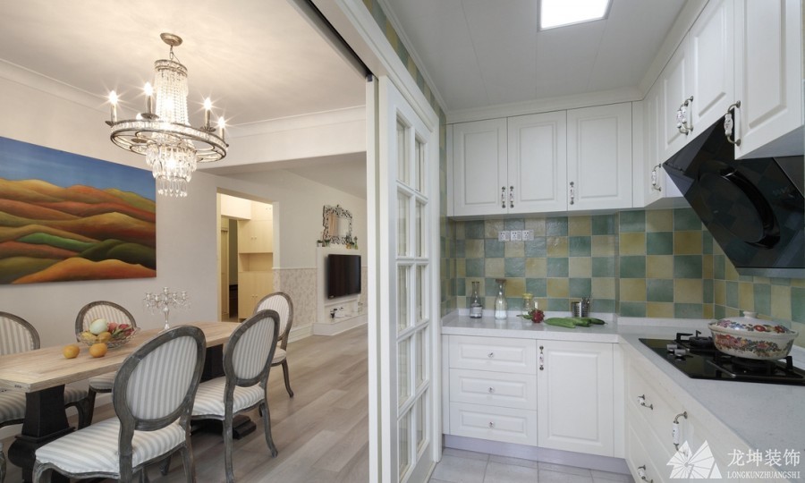 清新舒适欧式风格110平米三居室厨房橱柜装修效果图