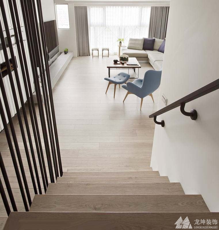 清新淡雅北欧风格90平米复式客厅楼梯装修效果图