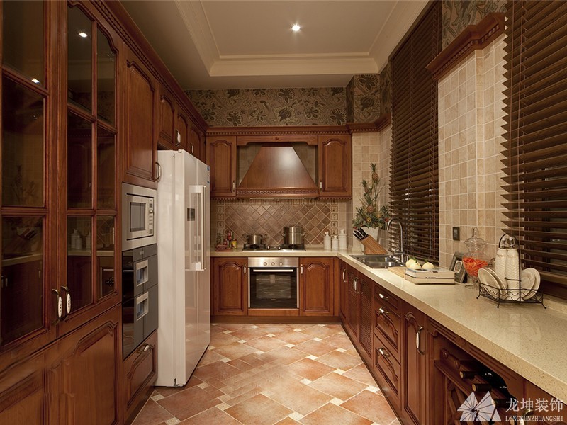 精巧优雅欧式120平米复式厨房橱柜装修效果图