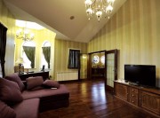 纯洁自然欧式风格110平米复式客厅电视背景墙装修效果图