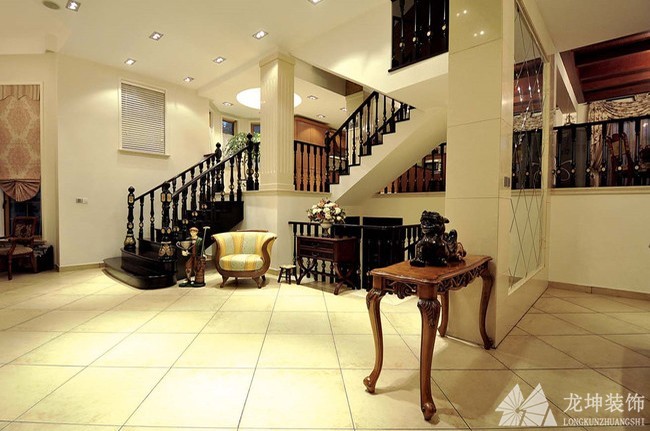 纯洁自然欧式风格110平米复式客厅楼梯装修效果图
