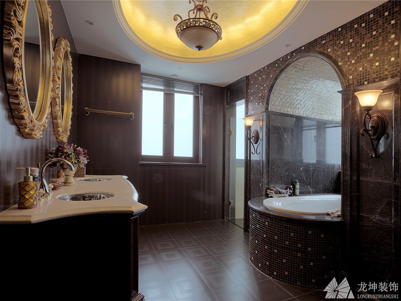 欧式华丽精致280平米别墅卫生间浴室柜装修效果图