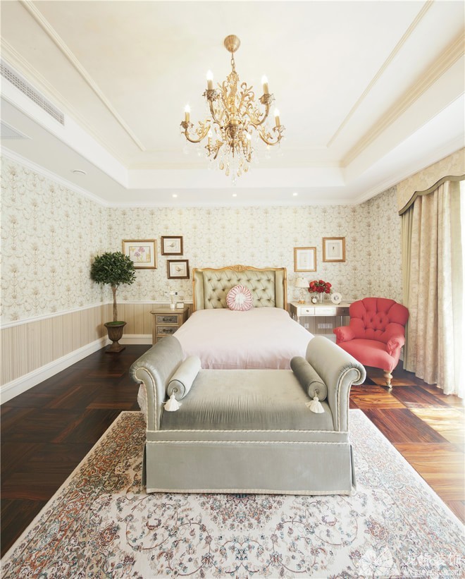 奢华精致欧式风格200平米别墅卧室吊顶装修效果图