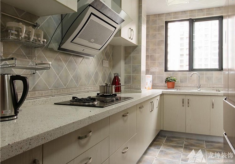 时尚雅致中式风格90平米二居室厨房橱柜装修效果图
