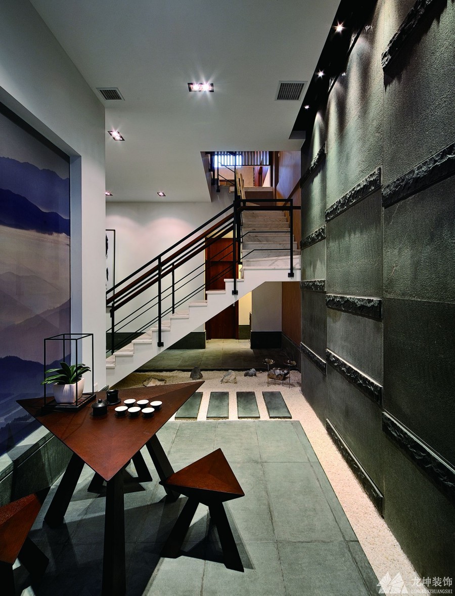 酷炫新中式风格260平米别墅客厅楼梯装修效果图