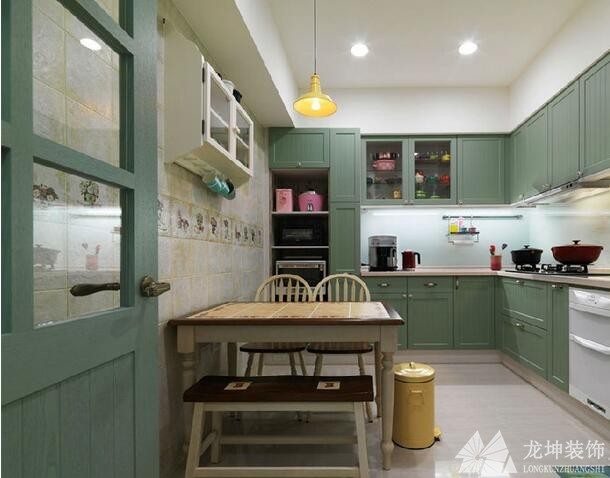 浪漫清新田园风格80平米二居室厨房橱柜装修效果图