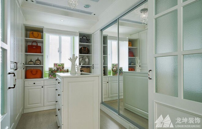现代水色田园风格90平米二居室厨房橱柜装修效果图
