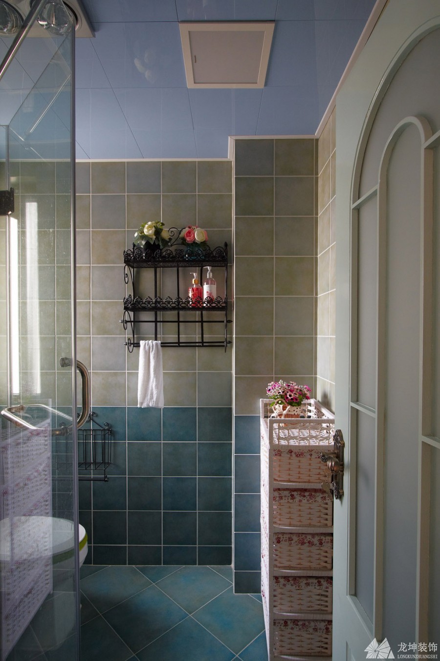 温馨淡雅田园风格80平米二居室卫生间浴室柜装修效果图