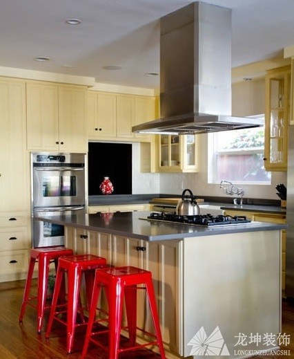 温暖清新田园风格90平米二居室厨房橱柜装修效果图