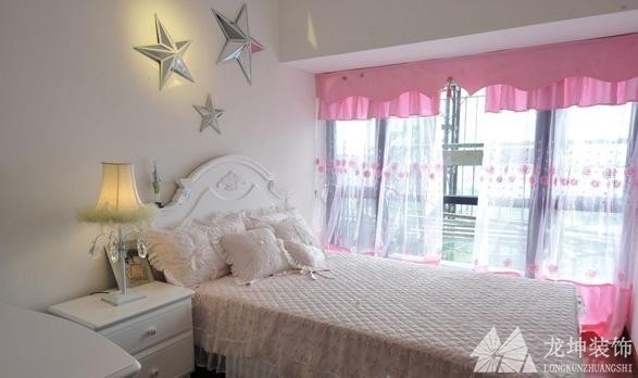 粉色温馨田园风格70平米二居室卧室背景墙装修效果图