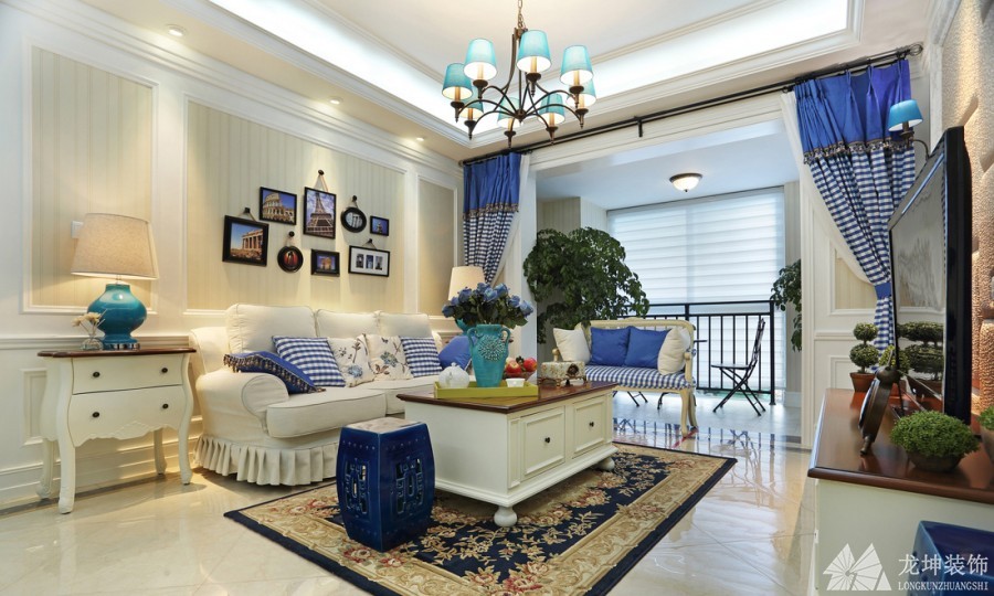 蓝色清新田园风格100平米三居室客厅背景墙装修效果图