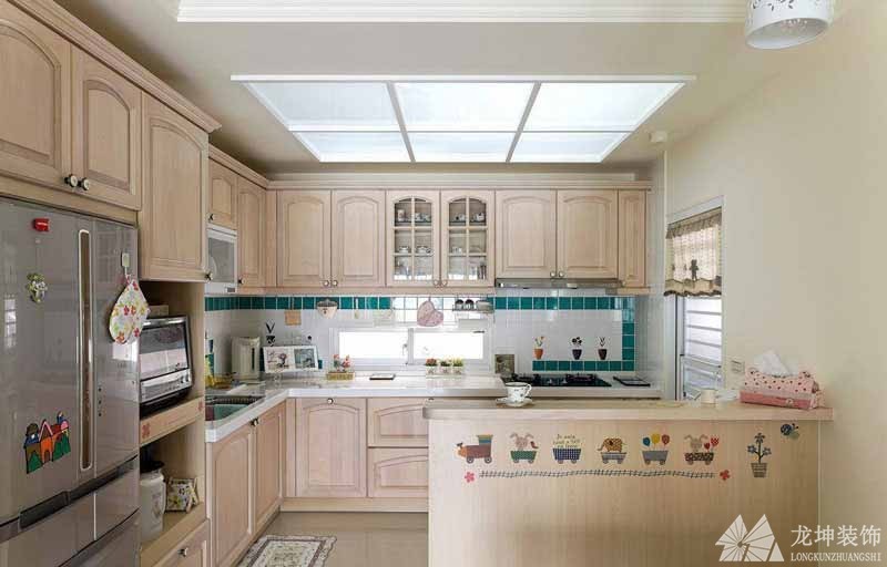 淡蓝雅致田园风格90平米二居室厨房橱柜装修效果图
