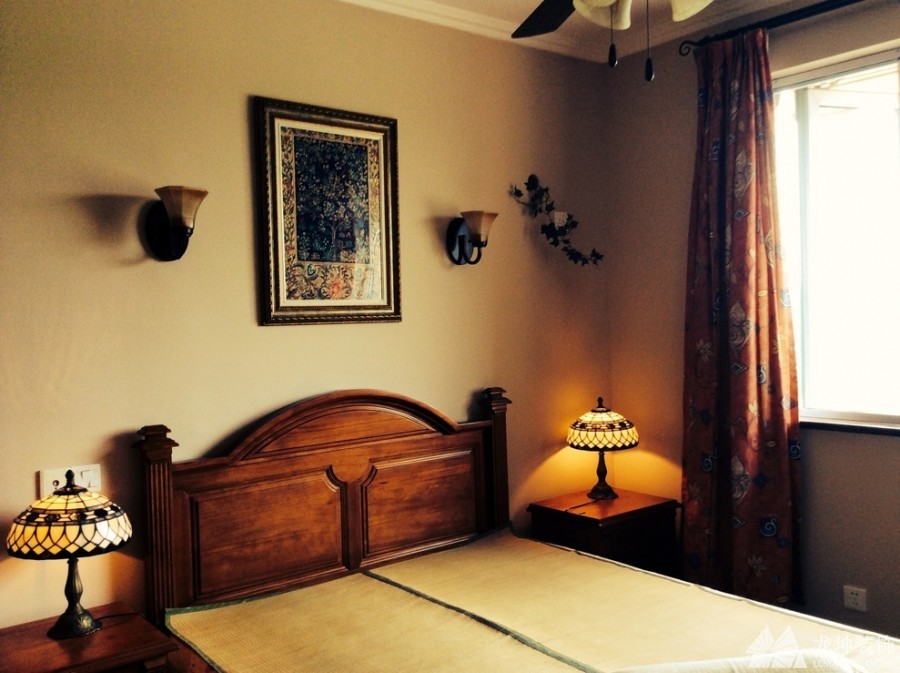 复古休闲地中海风格60平米一居室卧室背景墙装修效果图