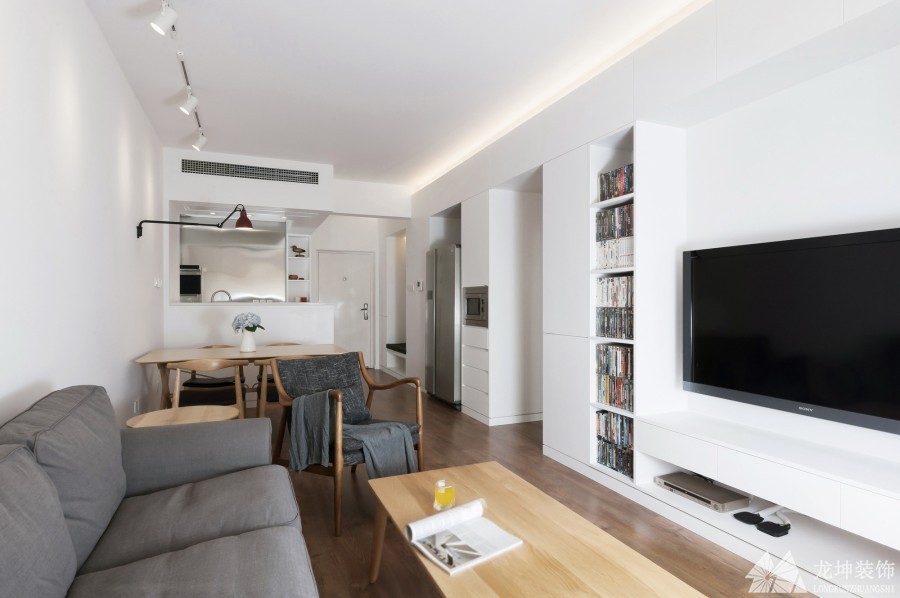 白色简约舒适60平米小户型客厅电视背景墙装修效果图