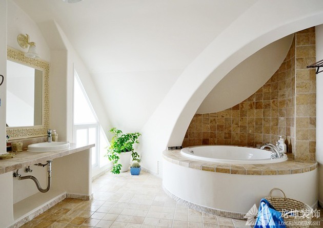 白色温馨地中海风格90平米二居室卫生间浴室柜装修效果图