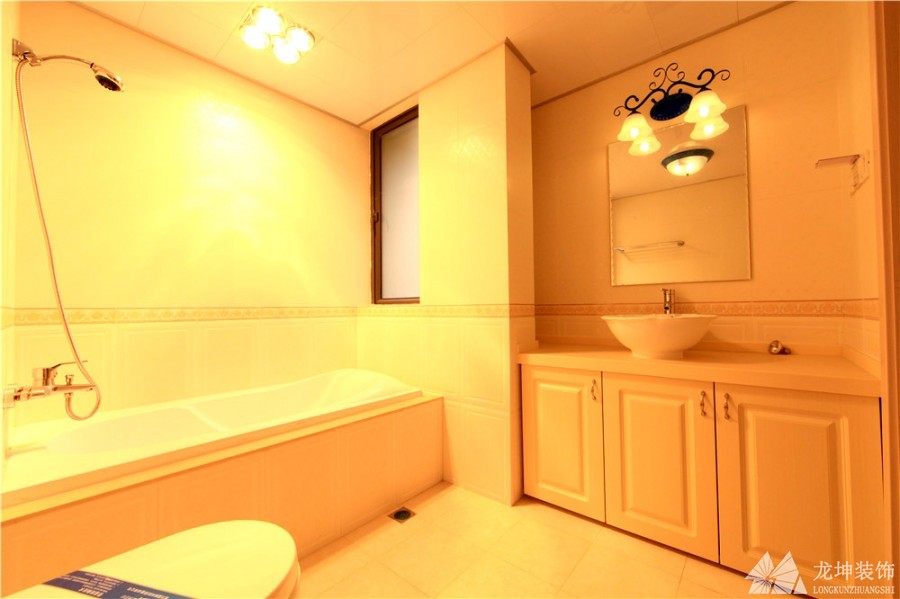 清新雅致地中海风格100平米二居室卫生间浴室柜装修效果图