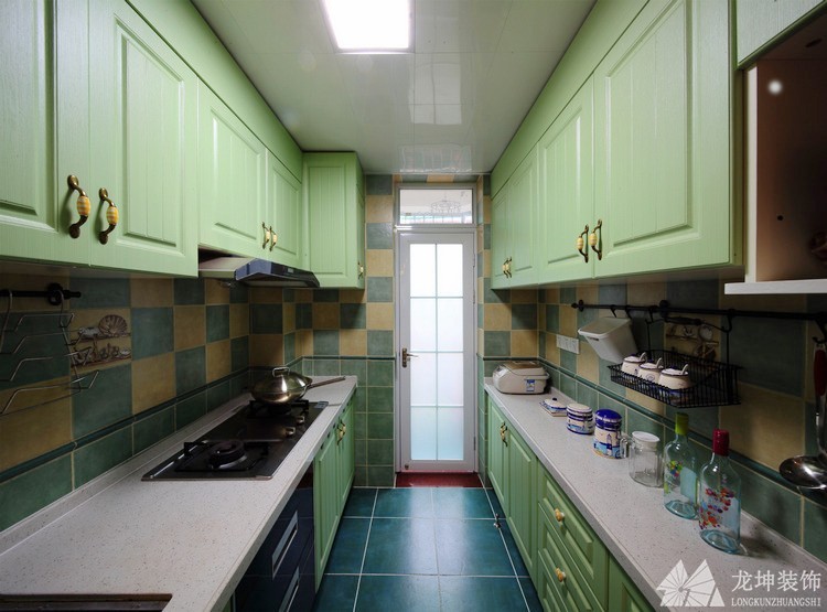 温馨梦幻地中海风格95平米二居室厨房橱柜装修效果图