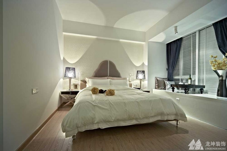 豪华精致美式风格120平米三居室卧室背景墙装修效果图